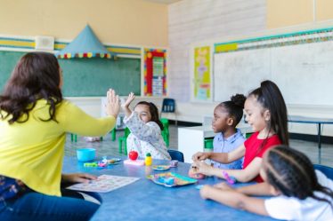 Entenda como os jogos podem impactar positivamente na aprendizagem infantil